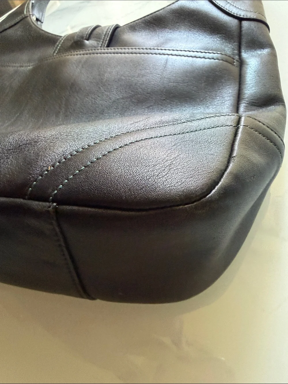 Coach Black Leather Shoulder Bag with Brass Hardware 2005 Hamilton - Picture 4 of 9